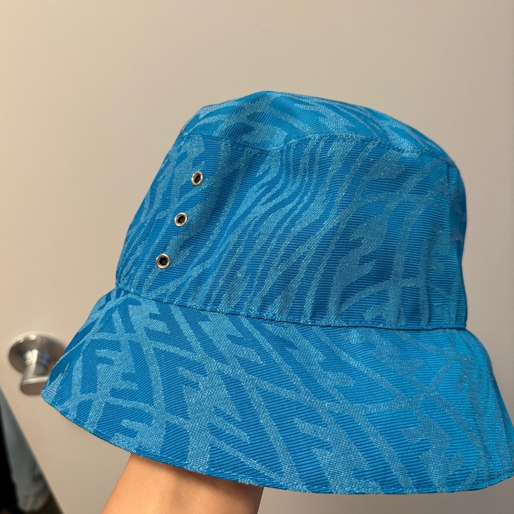 Fendi bucket hat brand new